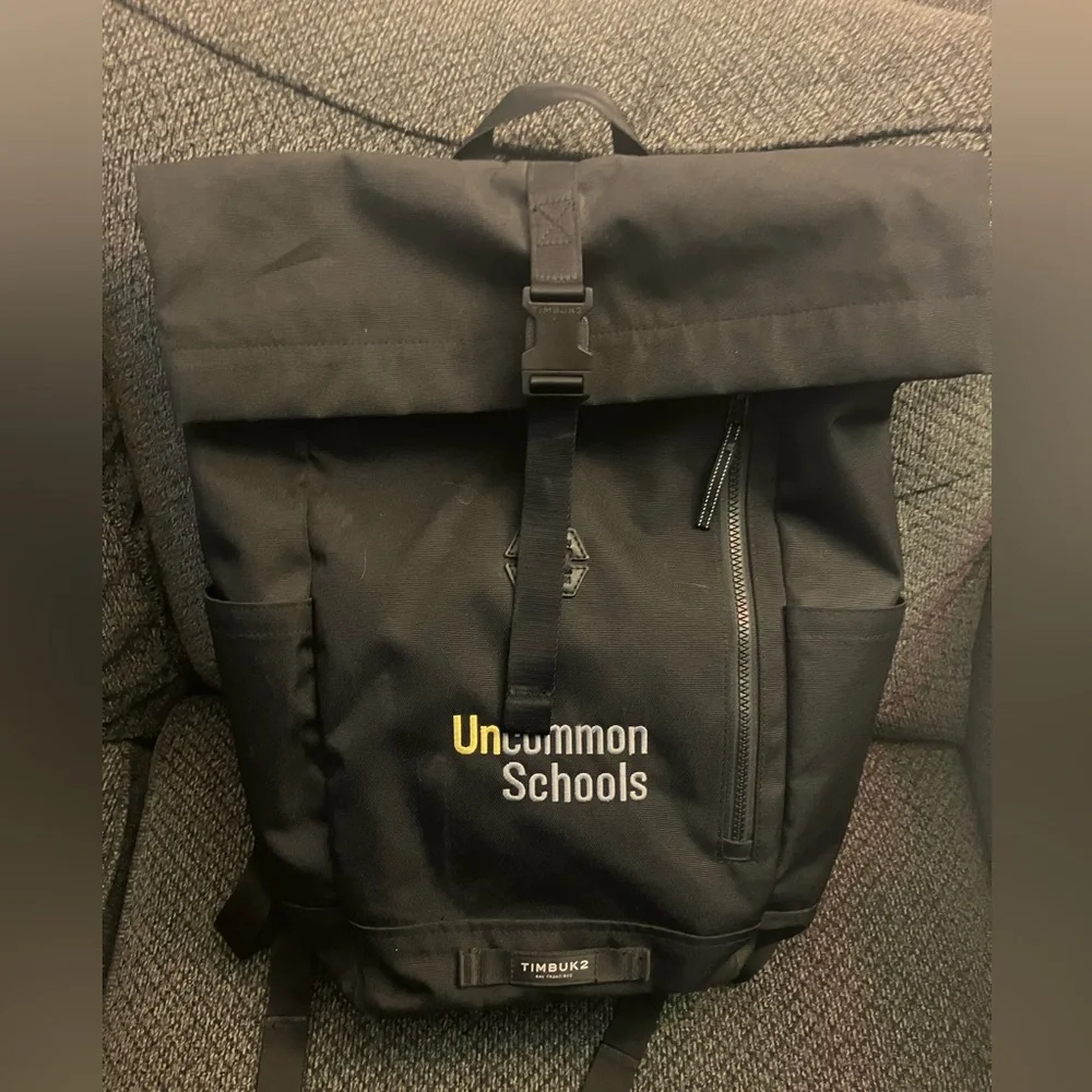 Timbuk2 tuck laptop backpack in black with lots of interior & exterior pockets